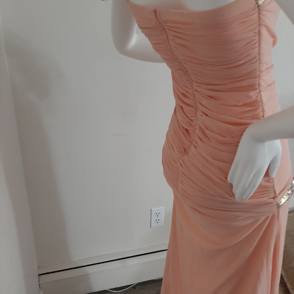 Dresses - Picture 9 of 10
